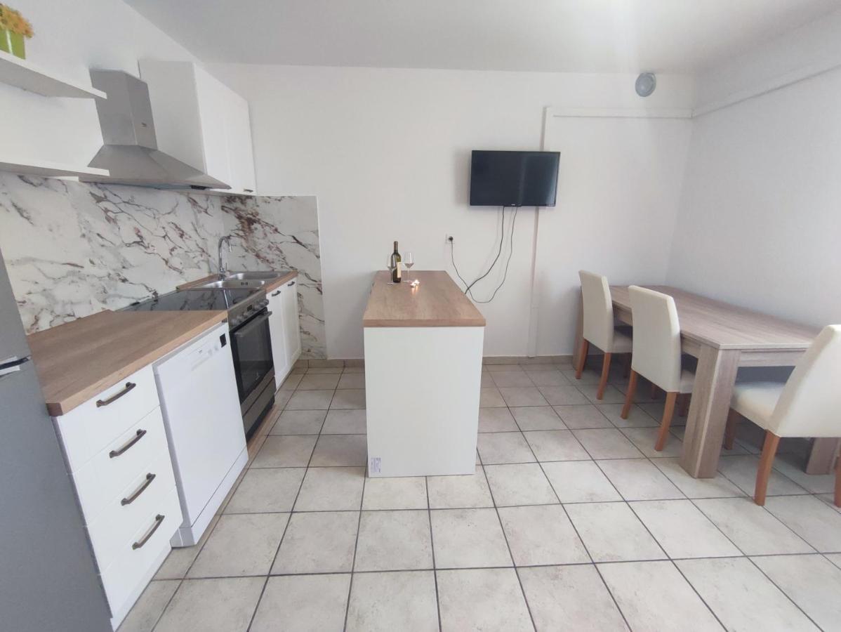 Apartments Laus Zavalatica Eksteriør billede