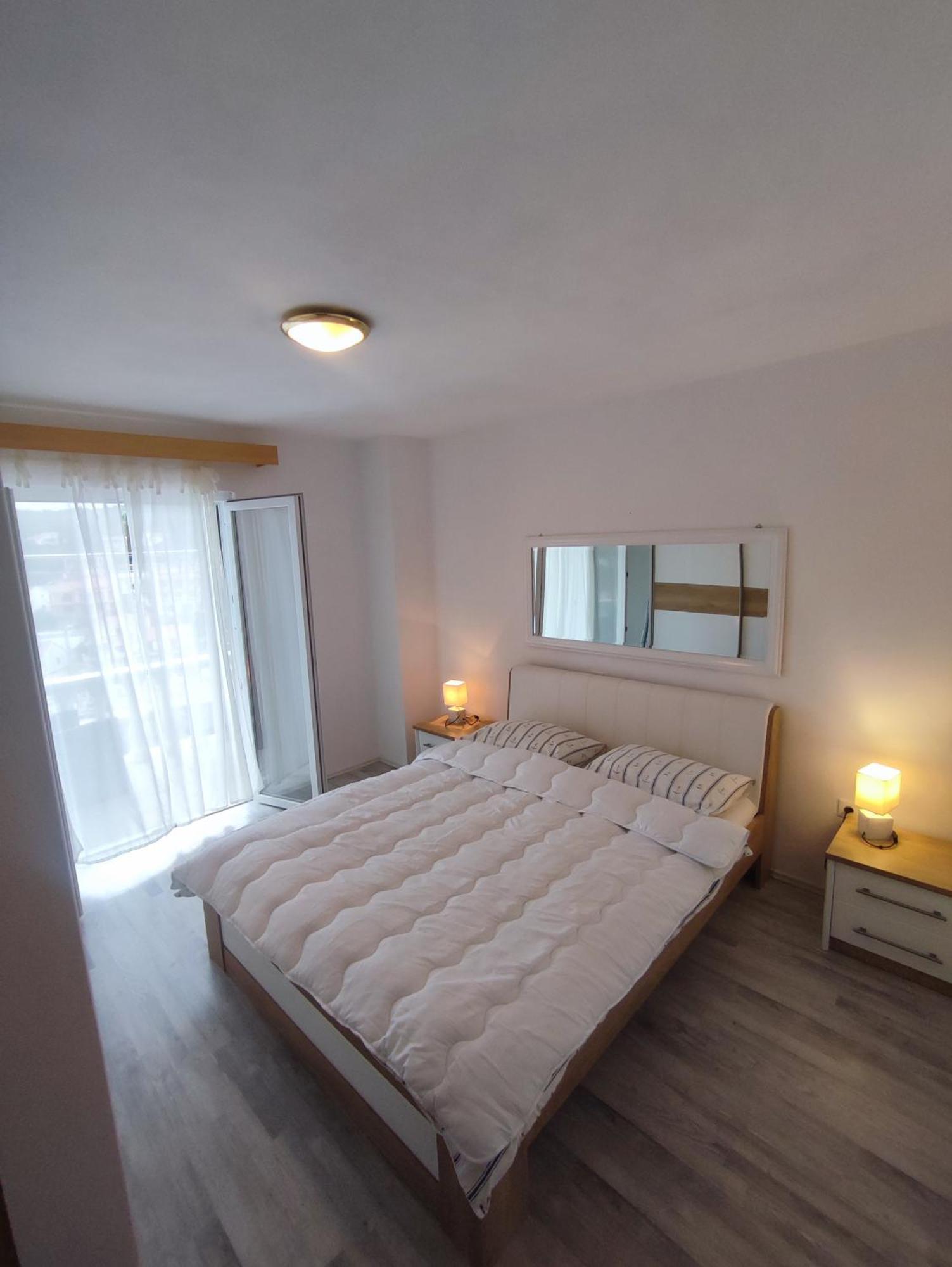 Apartments Laus Zavalatica Eksteriør billede