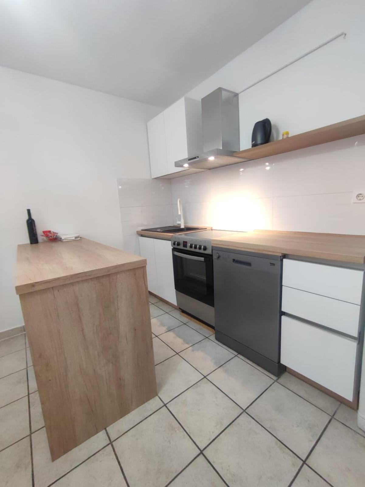 Apartments Laus Zavalatica Eksteriør billede